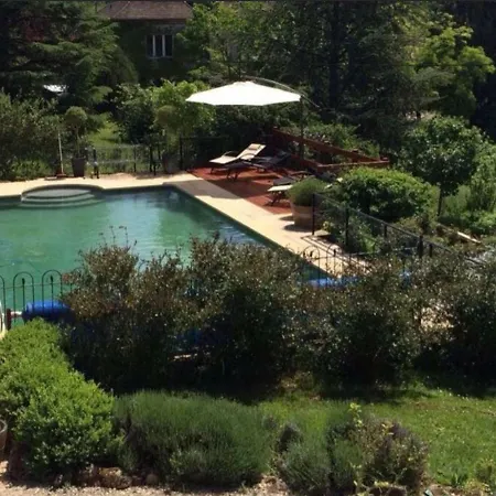 Petite Vue Apartment *