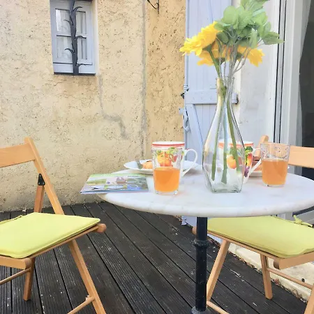 Petite Vue Apartment *